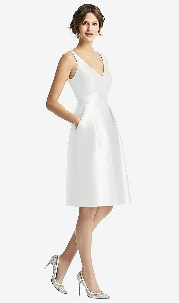 Front View - White V-Neck Pleated Skirt Cocktail Dress with Pockets