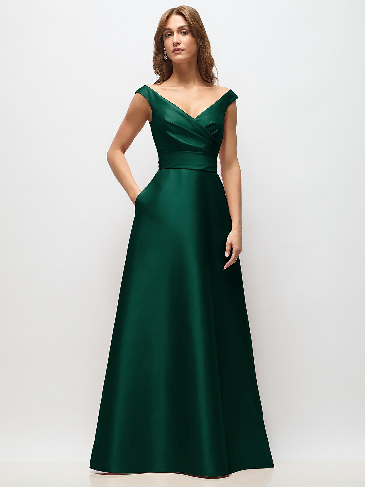 スーツ・フォーマル・ドレス STUDIOUS Sheer Shoulder Dress Off-the-shoulder Draped Wrap Satin Maxi Bridesmaid Dress In Hunter