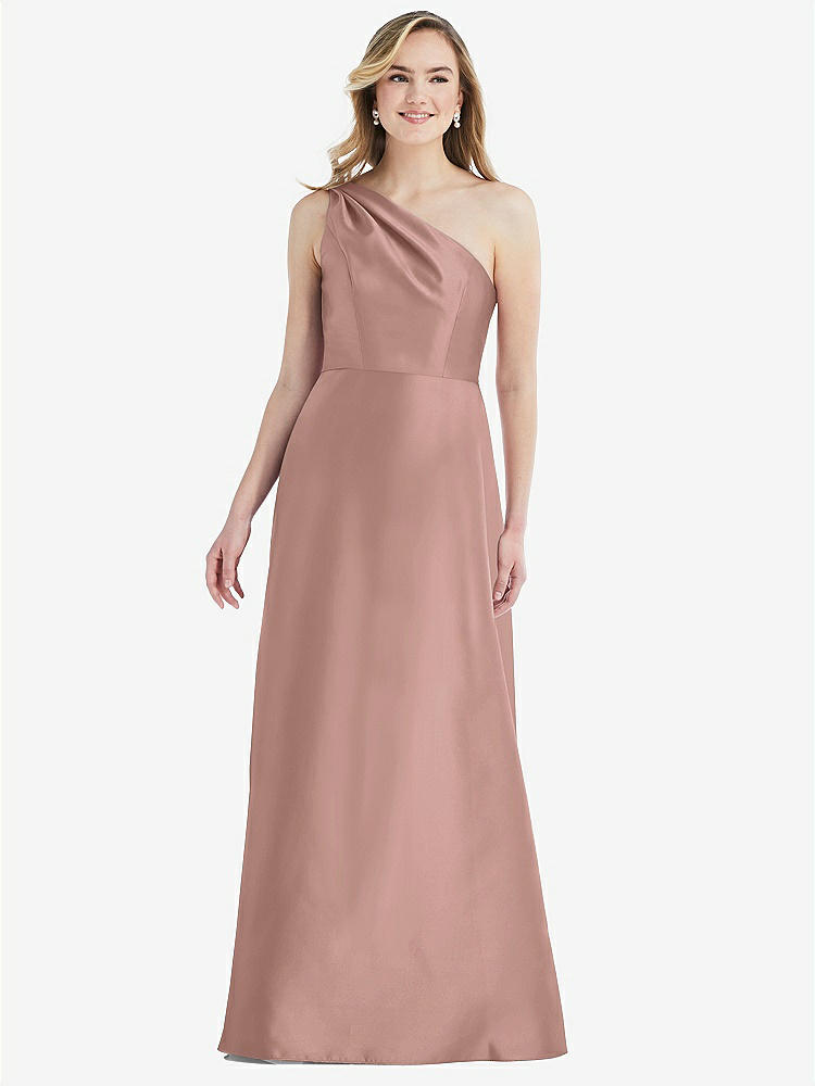 dessy velvet bridesmaid dresses We love that bride @haileyckirkpatrick mixed velvet and satin for her bridesmaids in evergreen. Will you mix and match fabrics? Style #DessyMixandmatch Color #DessyEvergreen Fabric #DessyLuxVelvet #DessyWhisperSatin Planner @eventsbyleslietx